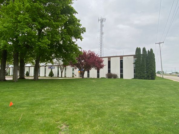 Waseca Office/Industrial - 299 Johnson Ave. - Lease: 299 Johnson Ave SW, Waseca, MN 56093